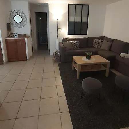 Bas De Villa, Vue *